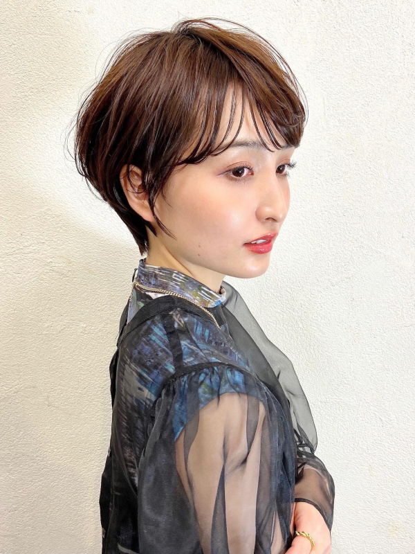 【40代丸顔さん必見】小顔効果抜群！ショートボブで若見えを叶えるスタイル特集