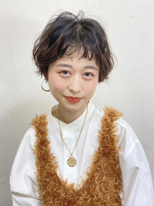 薄毛に悩む女性必見！ショートヘアでボリュームアップする秘訣