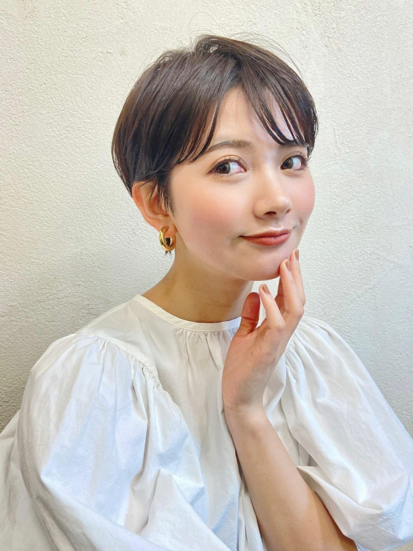 50代の丸顔さん必見！ショートカットで小顔も大人かわいいも叶える完全ガイド