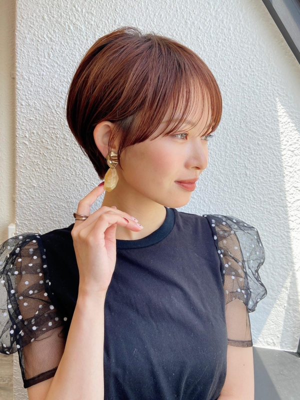 50代の耳かけショートで小顔・若見えを叶える6選｜美容師が教えるサイドバングの効果と薄毛カバーのコツ