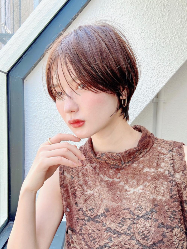 前髪ありショートカットひし形ショートヘア