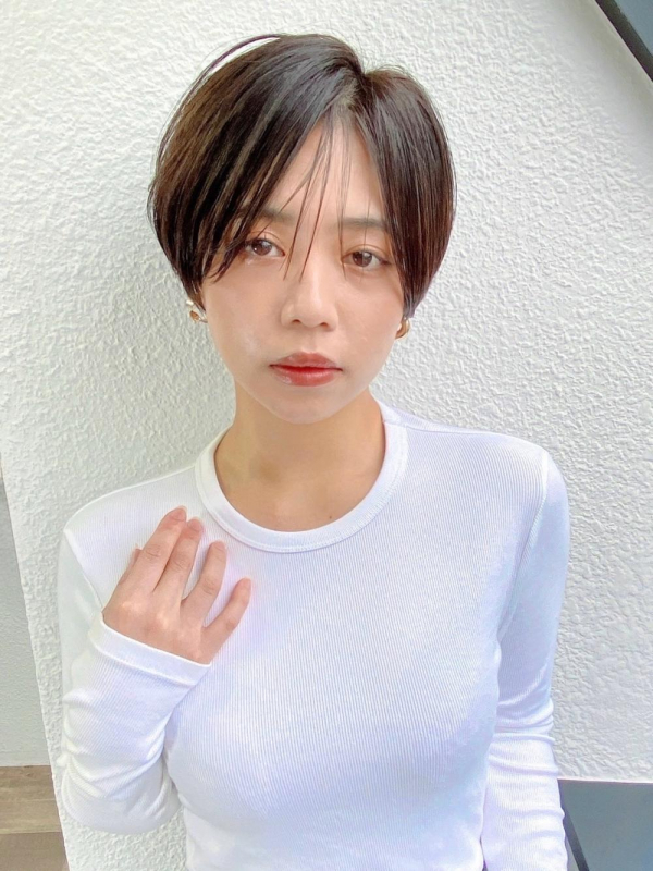 前髪ありショートヘア大人ひし形ショートヘア