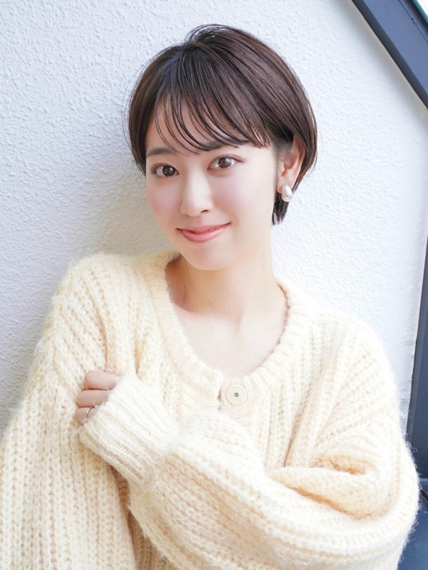 前髪ありショートヘア大人ひし形ショートヘア
