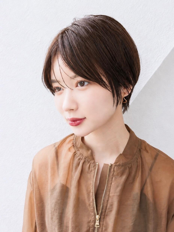 前下がりショートヘアシースルーバング